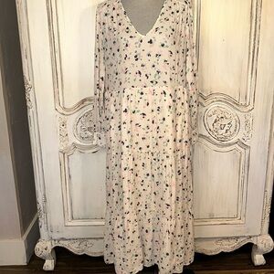 Chic Floral V-Neck Maxi Dress